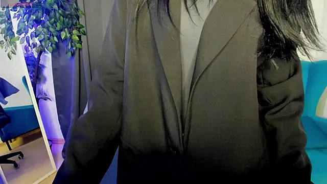 little  isabel online show from May 18, 2026, 1:35 am
