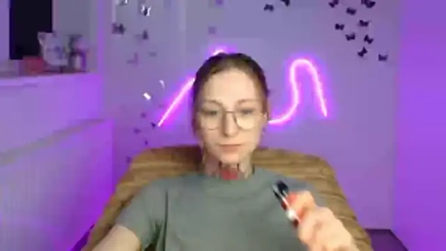 Snapshot of Esmi_Winter chatting on March 23, 2026, 12:20 pm Esmi Winter online show from March 23, 2026, 12:20 pm