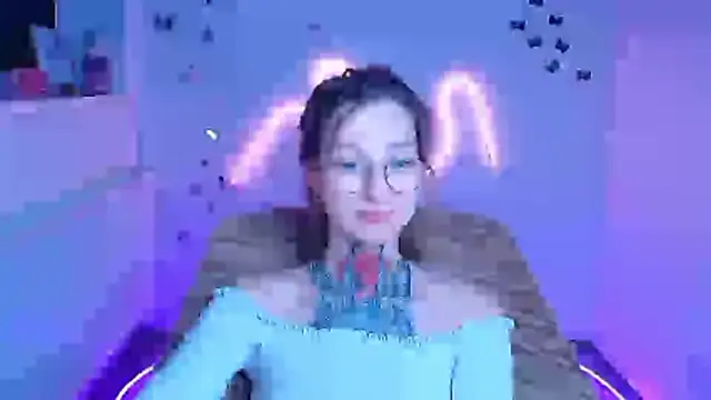 Snapshot of Esmi_Winter chatting on March 25, 2026, 6:36 pm Esmi Winter online show from March 25, 2026, 6:36 pm