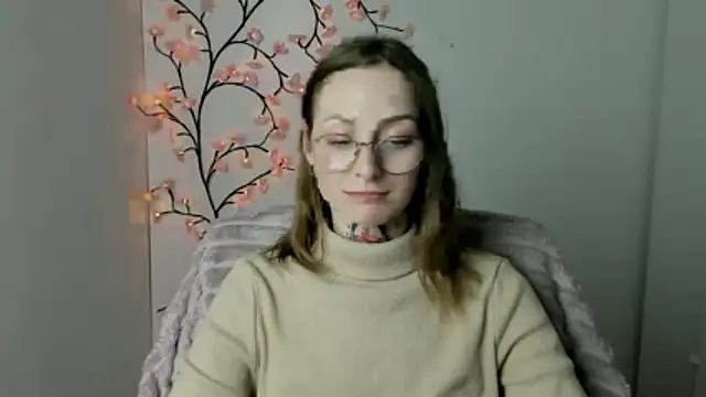 Snapshot of Esmi_Winter chatting on April 30, 2026, 8:57 pm Esmi Winter online show from April 30, 2026, 8:57 pm