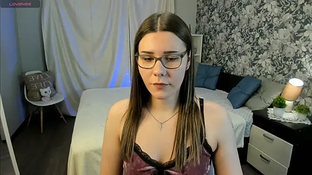 Snapshot of Coraline_kitty chatting on March 15, 2026, 6:08 am Coraline kitty online show from March 15, 2026, 6:08 am