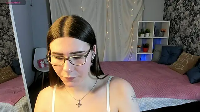 Coraline kitty online show from May 4, 2026, 5:09 pm