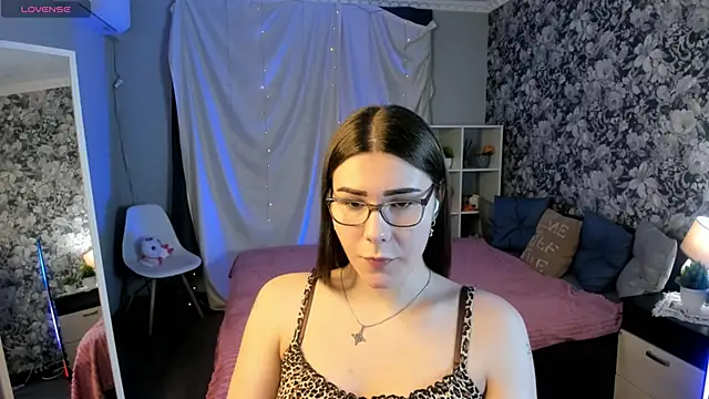 Coraline kitty online show from May 9, 2026, 5:18 pm