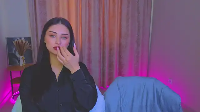 Sofia Plump online show from May 20, 2026, 12:11 pm