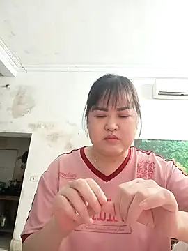 Kee-kimlee online show from May 15, 2026, 2:29 am