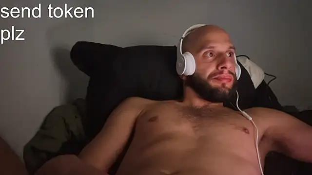 EsteemedWonder17 online show from February 9, 2026, 4:22 pm