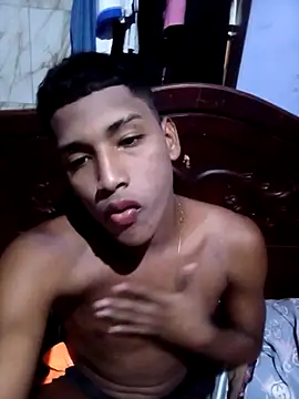 Xavier xxhot online show from February 10, 2026, 4:55 pm