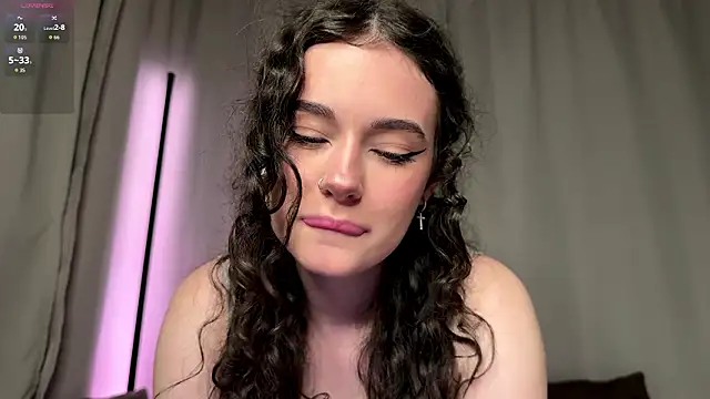 Moonfaairy online show from March 26, 2026, 7:19 pm