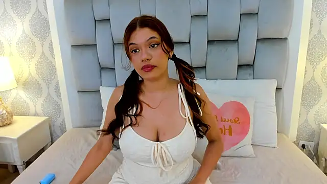 Snapshot of keiira_foxxx chatting on April 14, 2026, 11:27 am keiira foxxx online show from April 14, 2026, 11:27 am