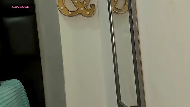 Snapshot of Criistal_castro chatting on March 6, 2026, 12:01 pm Criistal castro online show from March 6, 2026, 12:01 pm