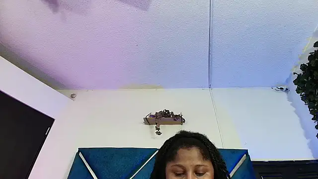 AlexaRousse4u online show from April 30, 2026, 10:25 pm