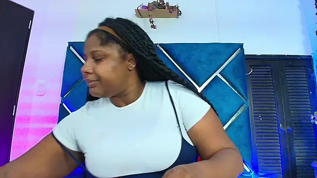 AlexaRousse4u online show from May 12, 2026, 10:18 pm
