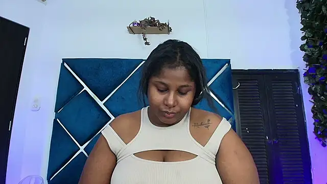 AlexaRousse4u online show from June 18, 2026, 11:42 pm