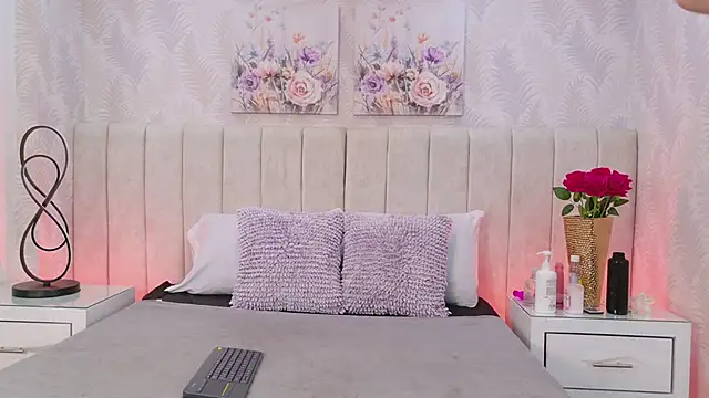 SaraLugo online show from March 26, 2026, 7:30 pm