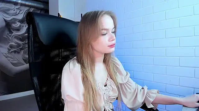 AmyNox online show from June 19, 2026, 9:02 am