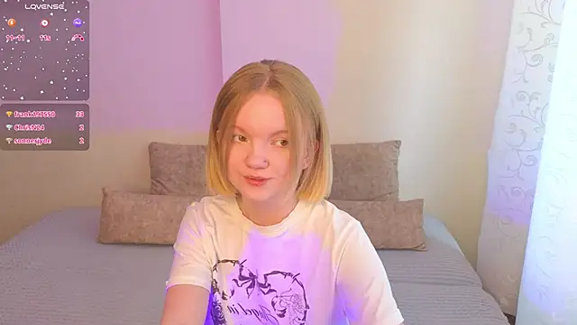 Snapshot of StellaBunny chatting on March 11, 2026, 11:16 am StellaBunny online show from March 11, 2026, 11:16 am