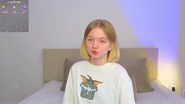 Snapshot of StellaBunny chatting on March 19, 2026, 4:05 am StellaBunny online show from March 19, 2026, 4:05 am