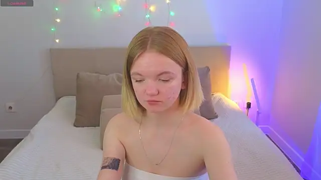 Snapshot of StellaBunny chatting on March 24, 2026, 4:06 am StellaBunny online show from March 24, 2026, 4:06 am