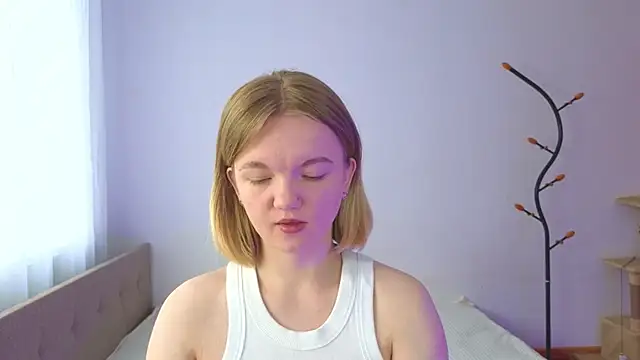 StellaBunny online show from June 10, 2026, 4:23 am