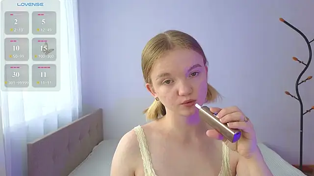 StellaBunny online show from June 11, 2026, 4:32 am