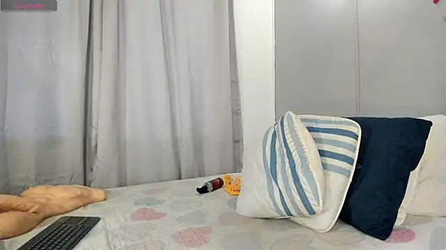 Snapshot of Britanny_W chatting on April 9, 2026, 7:19 pm Britanny W online show from April 9, 2026, 7:19 pm