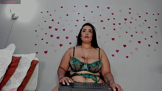Snapshot of Britanny_W chatting on May 14, 2026, 7:53 pm Britanny W online show from May 14, 2026, 7:53 pm