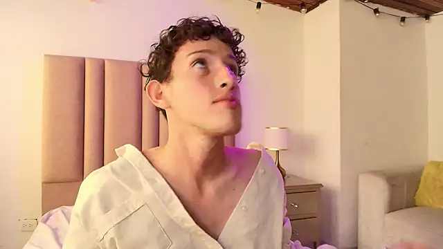 LucaNova nom online show from February 10, 2026, 1:37 pm