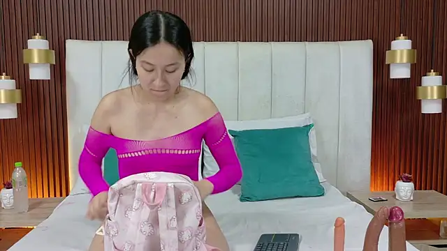 Snapshot of Brisa_Silva chatting on April 24, 2026, 11:34 am Brisa Silva online show from April 24, 2026, 11:34 am