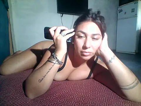 Micaela777 online show from April 16, 2026, 4:52 pm