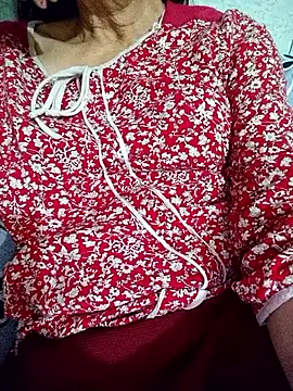 Snapshot of Layla_luvv chatting on February 25, 2026, 10:14 am Layla luvv online show from February 25, 2026, 10:14 am