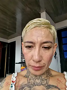 Snapshot of Everlyn_sexx chatting on May 29, 2026, 3:43 pm Everlyn sexx online show from May 29, 2026, 3:43 pm