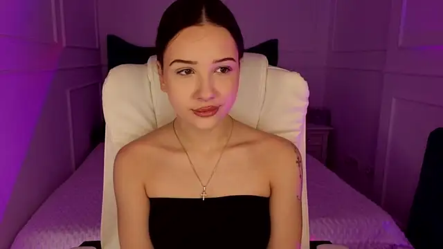 baby brunettee  online show from March 29, 2026, 12:16 pm