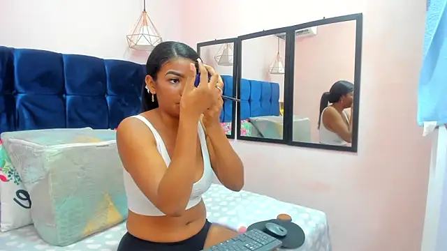 Snapshot of Sexy_ebony_1 chatting on April 19, 2026, 12:15 pm Sexy ebony 1 online show from April 19, 2026, 12:15 pm