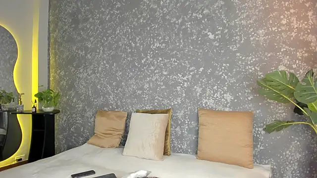 emma  summers online show from March 13, 2026, 7:20 pm