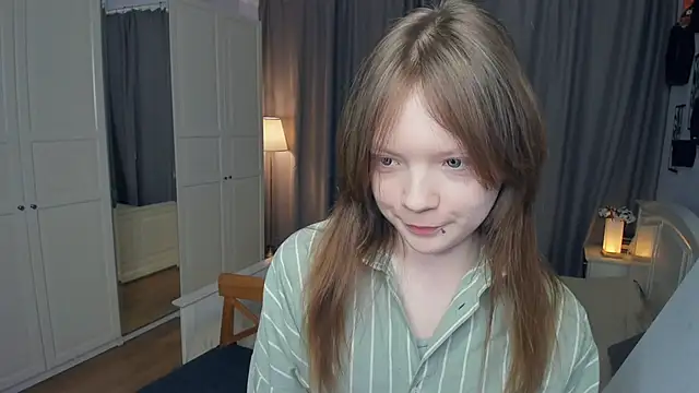 LavenderMitten online show from March 20, 2026, 6:40 am