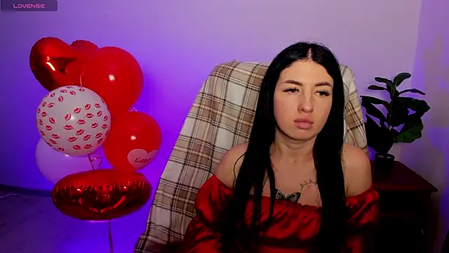 milanasky5 online show from February 13, 2026, 4:03 pm