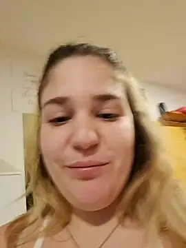 Snapshot of Dulcexpecado chatting on March 5, 2026, 11:12 pm Dulcexpecado online show from March 5, 2026, 11:12 pm