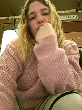 Snapshot of Dulcexpecado chatting on March 19, 2026, 5:06 pm Dulcexpecado online show from March 19, 2026, 5:06 pm