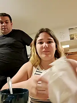 Snapshot of Dulcexpecado chatting on April 7, 2026, 11:48 pm Dulcexpecado online show from April 7, 2026, 11:48 pm