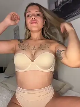 GabrielaS  online show from April 14, 2026, 10:05 pm