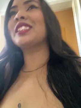 Snapshot of RousseSmith chatting on May 6, 2026, 7:52 pm RousseSmith online show from May 6, 2026, 7:52 pm