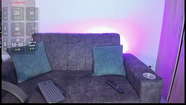 velmoon online show from February 26, 2026, 7:35 pm