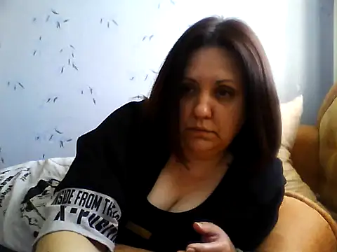 LockyCharm111 online show from April 25, 2026, 8:17 am