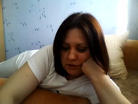 LockyCharm111 online show from April 25, 2026, 2:47 pm