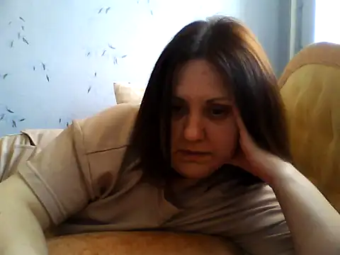 LockyCharm111 online show from April 28, 2026, 4:12 pm