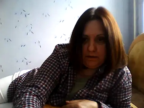 LockyCharm111 online show from April 30, 2026, 11:27 am