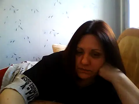LockyCharm111 online show from May 5, 2026, 4:48 pm