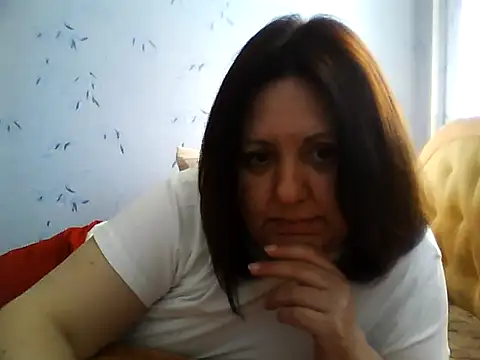 LockyCharm111 online show from May 7, 2026, 1:27 pm