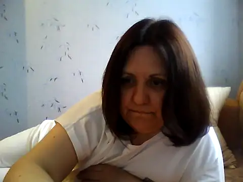 LockyCharm111 online show from May 9, 2026, 3:39 pm