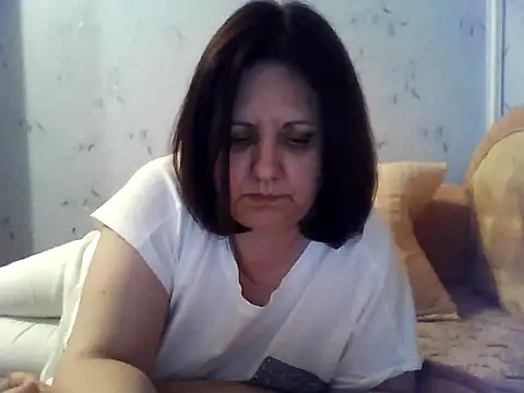 LockyCharm111 online show from May 10, 2026, 6:13 pm